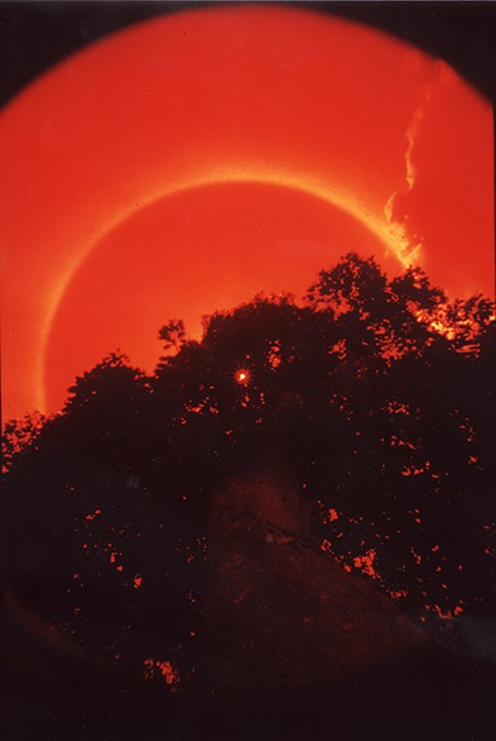 solar ring in the Côte d'Ivoire taken through a red filter